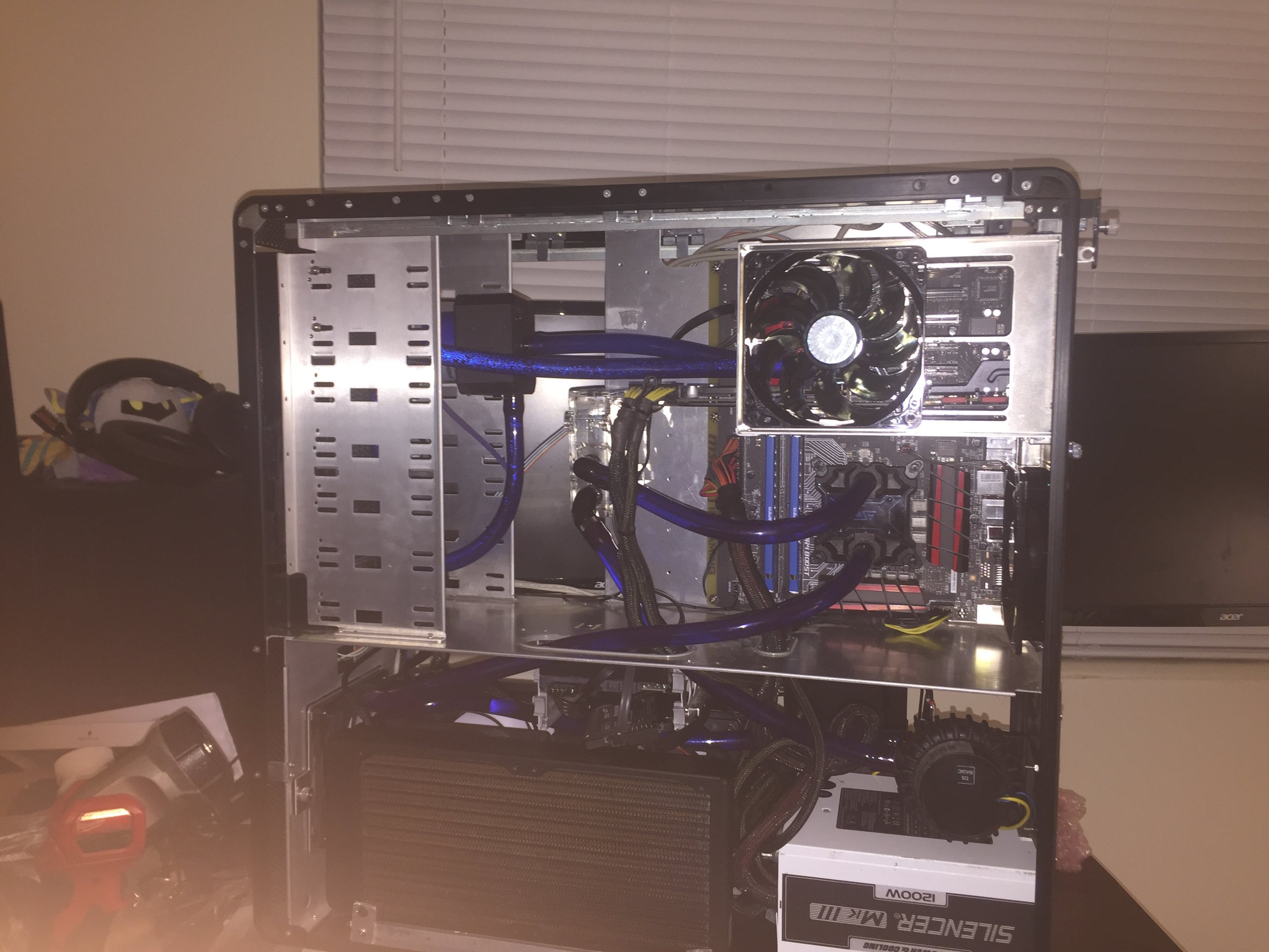 Free Lian Li PC V2000 build | [H]ard|Forum