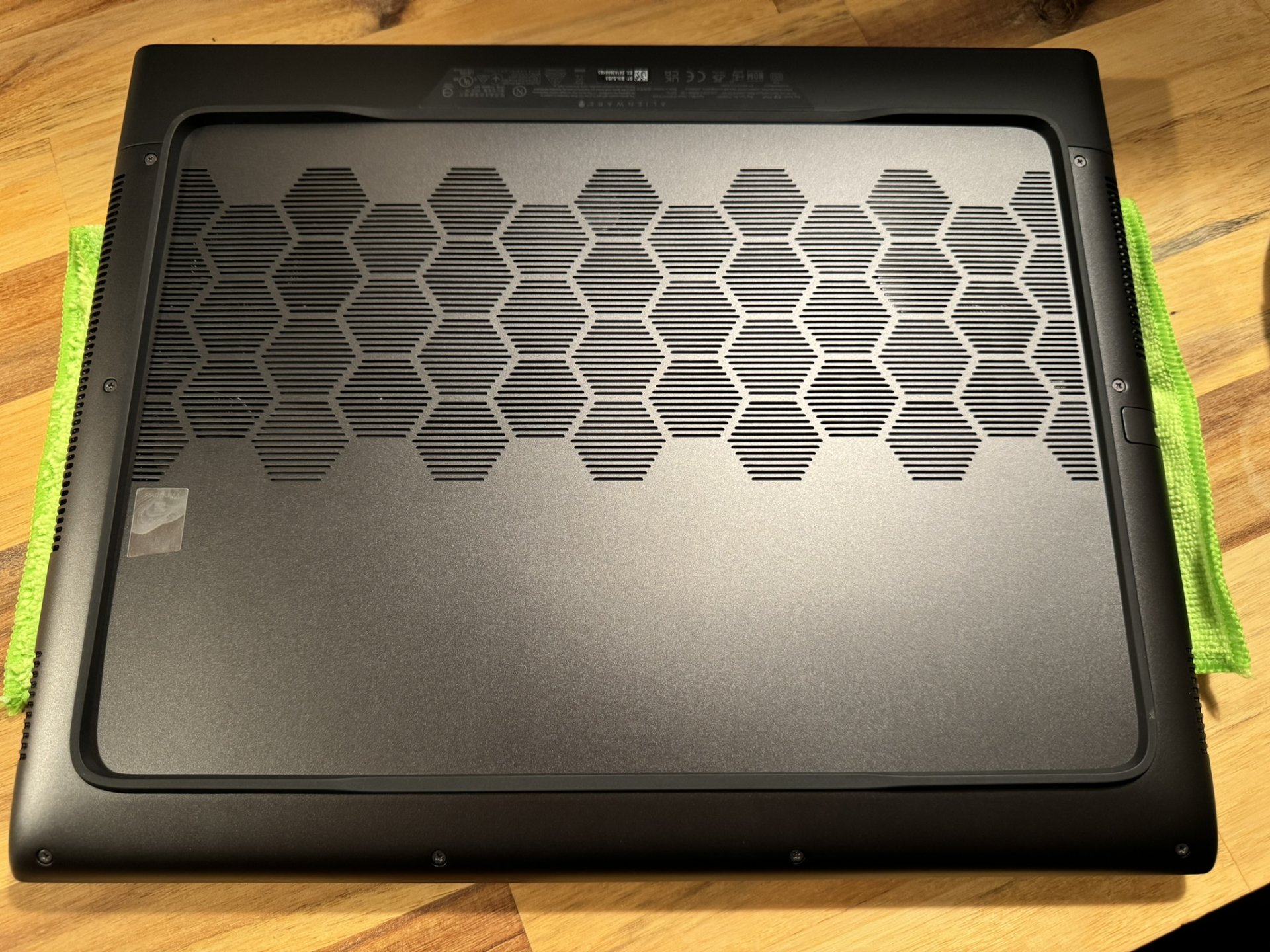 SOLD: Alienware m16 R1 i7-13700HX / RTX 4070 8GB / 16GB / 1TB SSD SOLD ...