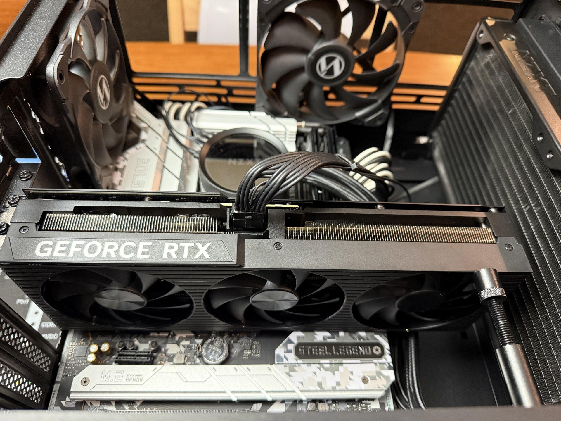 PCIe x8 4.0 on X670E ASRock Steel Legend + 9800X3D + RTX 4070 Ti